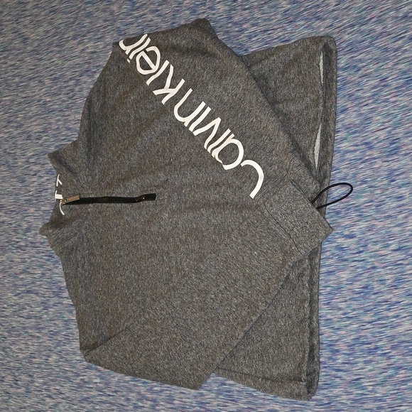 Calvin Klein Women's Cropped Sweatshirt Gray and White Size M - Picture 1 of 8